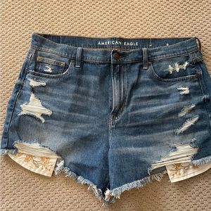American Eagle Hi-Rise Festival Midi Shorts size 16